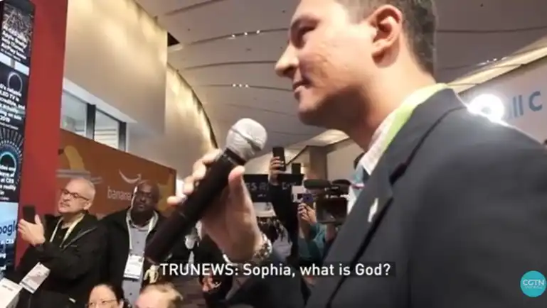 Interjú : Sophia robot - viccesebb, vagy kínosabb pillanatok.