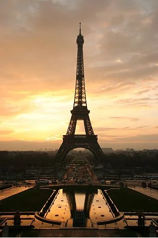 Eiffel torony magassága