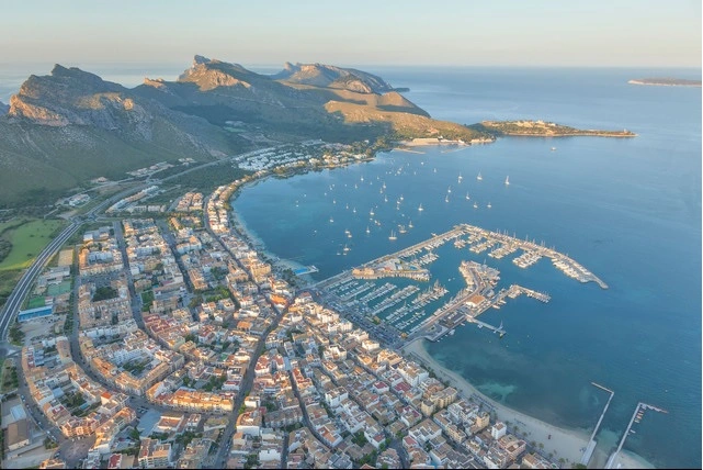 Port de Pollensa, Mallorca szigetén a magasból