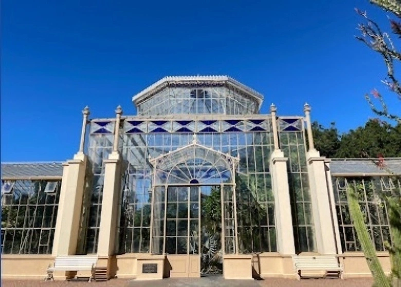 Adelaide Botanikus Kert (Adelaide Botanic Garden) bejárata.