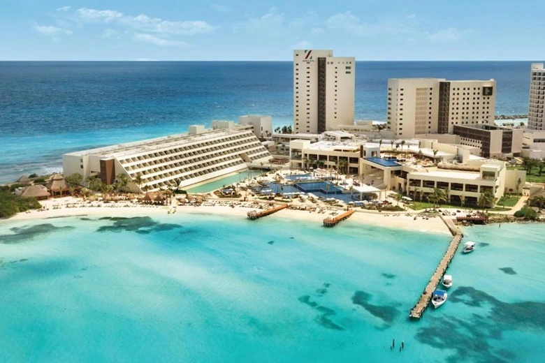 Az all-inclusive Cancún hotelek között a Hyatt Ziva Cancun is sok látnivaló közelében helyezkedik el egy nagyon idilli környezetben.