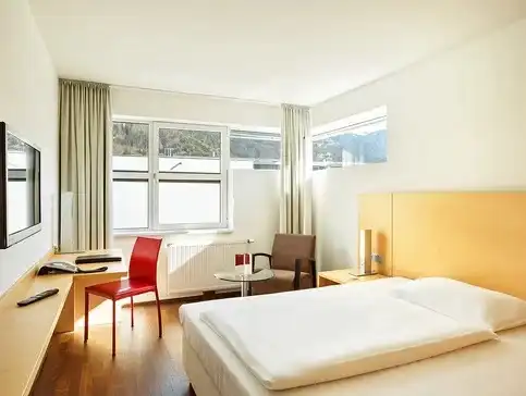A Classic Szoba jellemzőiről, a Hotel Congress Innsbruck kínálatában, amely a Wellness hotel Ausztria felhozatalban egy remek választás lehet, évszaktól függetlenül. 