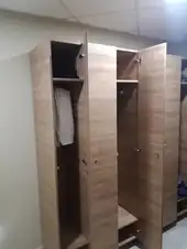 A Hotel Expo öltözője is szép tiszta és megfelelő teret ad, a Balu által gondosan összeválogatott társaságnak.