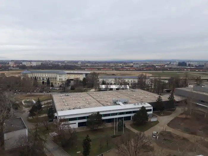 Balu által rendezett szaunaszeánszok alkalmával egy szaunakör általában 12 perc. Nos ezután mindig jólesik egy lehűlés közbeni relaxáció a teraszon ,tökéletes panoráma.