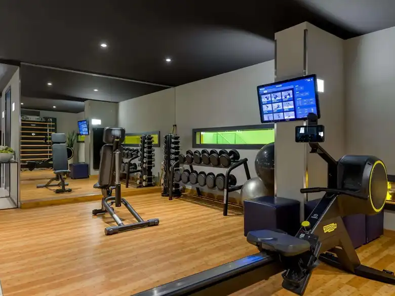 Ez is egy kép a Mövenpick Hotel fitnesz termének kínálatából